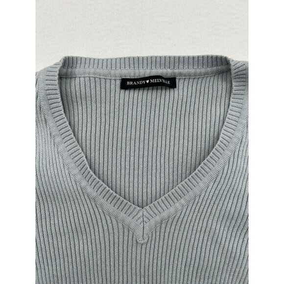Brandy Melville Light Gray Ribbed V-Neck Cropped Knit Sweater Top #6439 - Picture 3 of 7